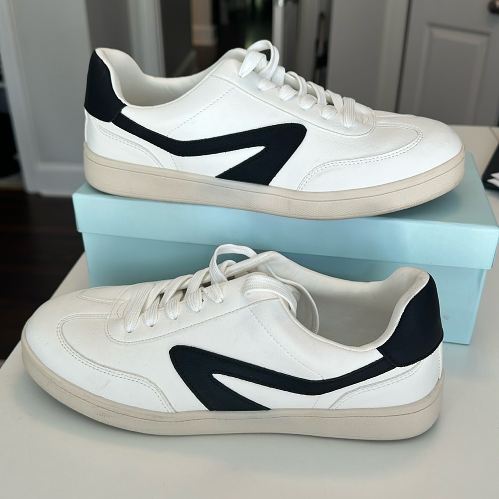DV by dolce vita sneakers